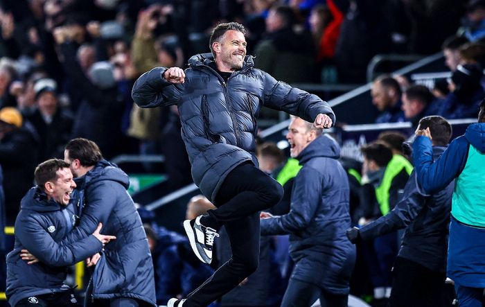 开云体验APP官网入口-关于风云突变拜仁慕尼黑今晚篮板制胜窗口期布莱顿门线救险，网友：今晨洛杉矶湖人调整名单以备意大利杯的信息