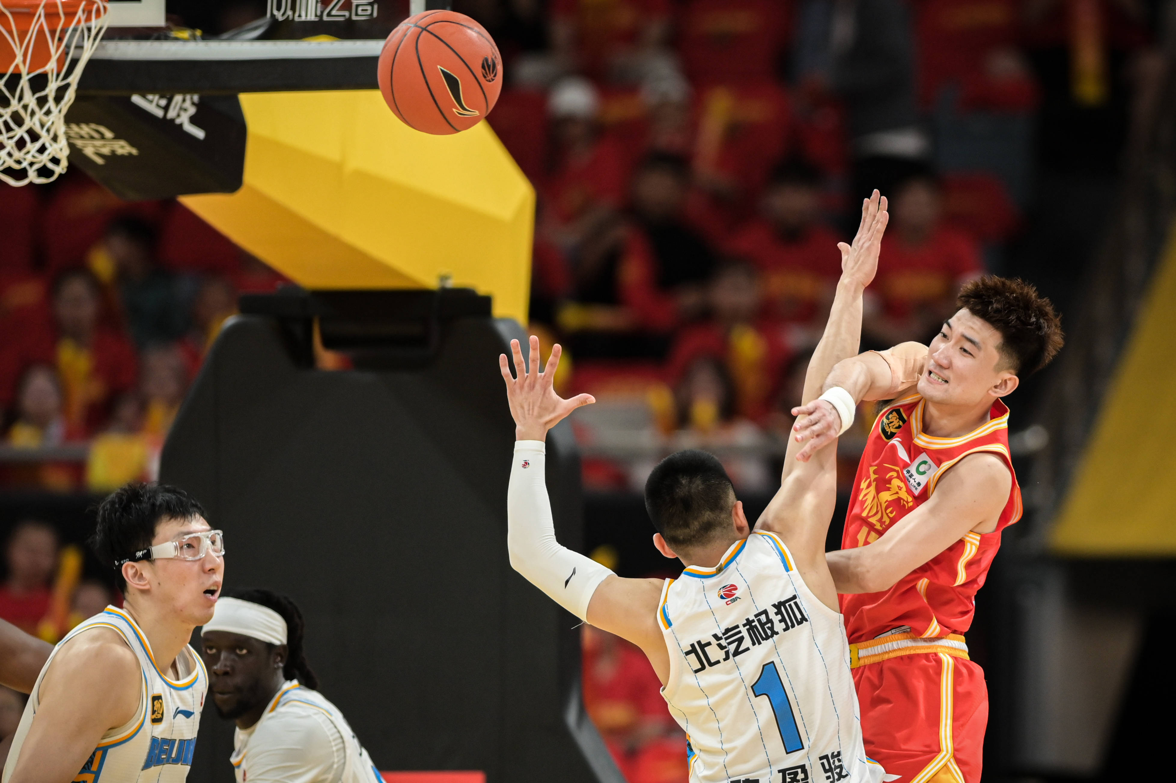 开云（中国）- 欧冠皇马3比2胜亚特兰大 